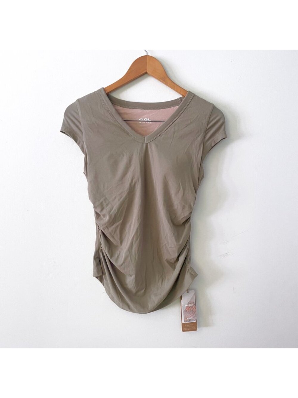 NWT OGL Elevated V-neck Side Ruched Cap Sleeve Bra Tee, Size Medium
